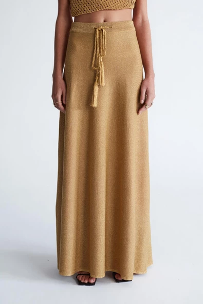 Styleboom X Peraluna MARILYN SKIRT Simli Maxi Boy Beli Bağcıklı Kadın Triko Etek - Altın ürün görseli 1