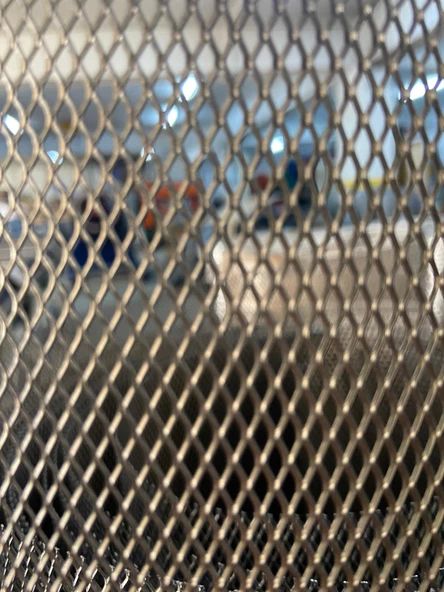 Alüminyum Sineklik Teli - Yırtılmaz Kedi Teli 3-6 Mm Aralıklı 100x100 Cm Ebat Mesh Açıklamayı Okuyun ürün görseli 1