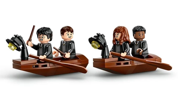 PTTAVM: LEGO Harry Potter 76426 Hogwarts Castle Boathouse