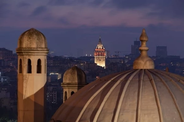 Galata Kulesi'nde Akşam - Kanvas Tablo ürün görseli 1