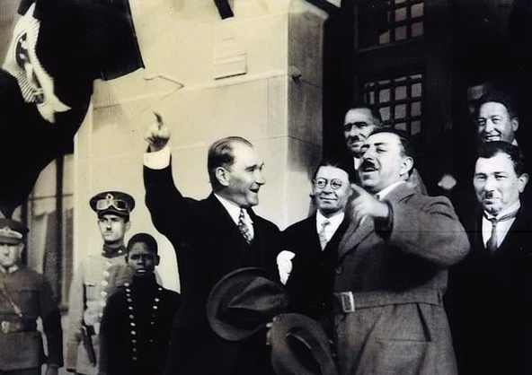 Mustafa Kemal Atatürk - Kanvas Tablo ATGE-103-F ürün görseli 1