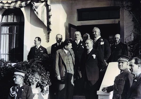 Mustafa Kemal Atatürk - Kanvas Tablo ATGE-104-F ürün görseli 1