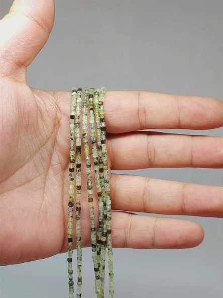 Bileklik Boy Prehnit (PRİNAYT) Taşı Küp Şekilli Dizi 2mm (51136) Yarım Dizi (17CM UZUNLUĞUNDADIR) ürün görseli 1