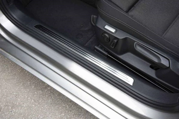 OMSA VW Passat B8 Krom İç Kapı Eşiği 4 Parça 2015 ve Sonrası ürün görseli 1