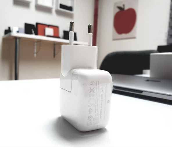 Apple 12 W USB Şarj Adaptörü MGN03TU/A ürün görseli 1
