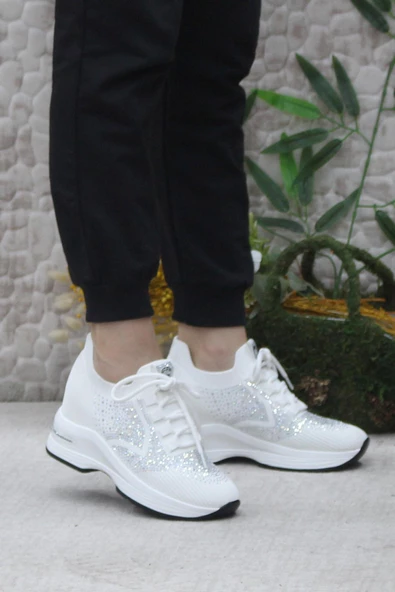 Fort Guja 24K304 Beyaz Taş Detaylı Kalın Taban Sneaker Kadın Ayakkabı ürün görseli 1