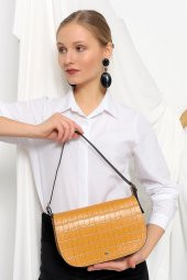 Kroko Desen Kapaklı Baguette Bag thumbnail 1