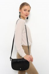 Kroko Desen Kapaklı Baguette Bag thumbnail 7