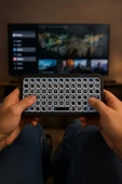 Kablosuz Klavye Rgb Işıklı Bluetooth Mini Klavye M7 Siyah thumbnail 3