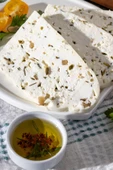 Yöre Otlu Peynir 1 kg thumbnail 2