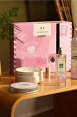 The Body Shop Glowing Cherry Üçlü Hediye Seti thumbnail 2