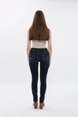 Kadın Çift Düğmeli Düz Jean Pantolon thumbnail 7