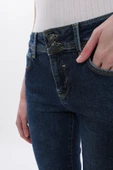 Kadın Çift Düğmeli Dar Jean Pantolon thumbnail 9