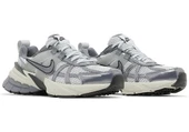 Nike V2K Run Pure Platinum thumbnail 3