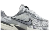 Nike V2K Run Pure Platinum thumbnail 4