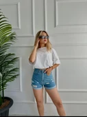 Kadın Önü Yırtıklı Mini Kot Şort thumbnail 4