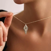 Triangle Grek Altın Kolye thumbnail 1