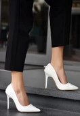 Hillar Beyaz Cilt Stiletto Ayakkabı thumbnail 2