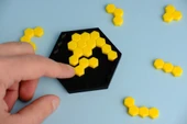 Çocuklar İçin Bal Peteği Bulmaca Puzzle thumbnail 1