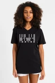 Dark Matter The Android Barcode Siyah Kadın V yaka Tshirt thumbnail 1