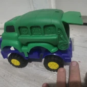 Plastik kamyon oyuncak teşhir thumbnail 4