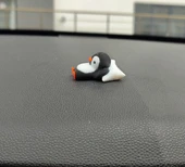 Sevimli Yastıkta Uyuyan Penguen thumbnail 1