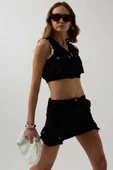 V Yaka Düğmeli Crop Yelek thumbnail 1