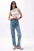 Asimetrik Bel Paça Yırtmaçlı Jean thumbnail 1