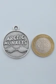 Arctic Monkeys Gümüş Kaplama Deri İp Kolye thumbnail 4