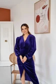 Mor Yırtmaçlı Kadife Elbise thumbnail 2