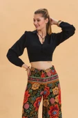 Gömlek Yaka Düğme Detaylı Crop Bluz thumbnail 1