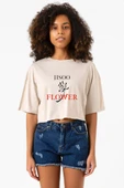 Jisoo Flower Bej Kadın Crop Tshirt thumbnail 1
