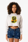 Cobra Kai Logo Beyaz Kırçıllı Kadın Crop Kapşonlu thumbnail 1