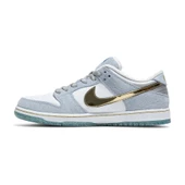 Sean Cliver x Dunk Low SB Holiday Special thumbnail 2
