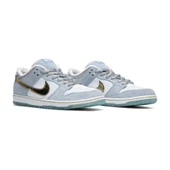 Sean Cliver x Dunk Low SB Holiday Special thumbnail 3