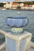 Ayaklı dekoratif beton saksı thumbnail 2