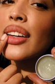 EOS Vanilla Bean Bitkisel Vegan Dudak Balsamı 12GR thumbnail 3