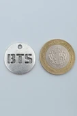 BTS Madalyon Gümüş Kaplama Deri İp Kolye thumbnail 4