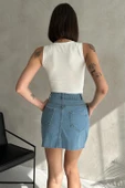 Dikişsiz Cepli Kısa Denim Etek thumbnail 4