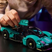LEGO 42208 Technic Aston Martin Valkyrie thumbnail 6