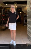 NAKIŞ İŞLEMELİ YUVARLAK YAKA TİŞÖRT thumbnail 1