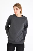 Kadın Antrasit Renk Basic Bisiklet Yaka Sweatshirt thumbnail 2