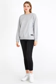 Kadın Gri Renk Basic Bisiklet Yaka Sweatshirt thumbnail 4