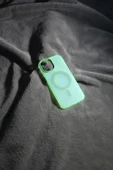 İphone 14 Uyumlu Sert Silikon Magsafeli Kılıf thumbnail 2