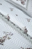 Çift Kişilik Microfiber Kapitone Yatak Örtüsü Flower Lila thumbnail 2