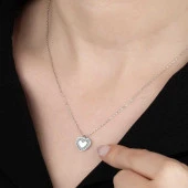 Swarovski Taşlı Gümüş Kalp Bayan Kolye thumbnail 1