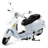 Sunman 1:12 Vespa GTS 300 Super thumbnail 4