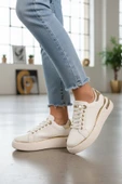 Beyaz Bağcıklı Kadın Sneaker thumbnail 3