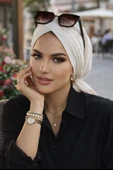 Aişe Tesettür Beyaz Çapraz Bone thumbnail 1