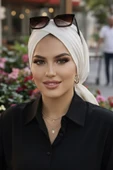 Aişe Tesettür Beyaz Çapraz Bone thumbnail 2
